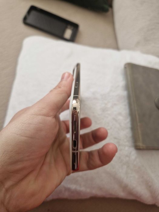 Google pixel 8 pro porcelain