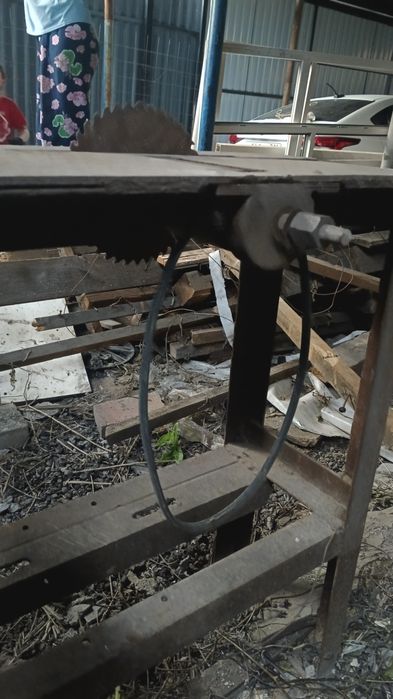 Пилорама железный стол