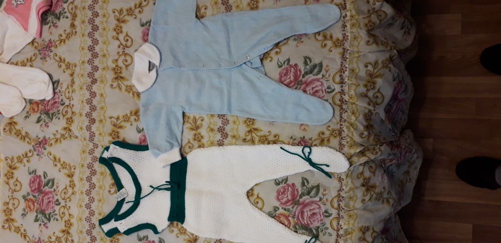 Продам детские вещи.