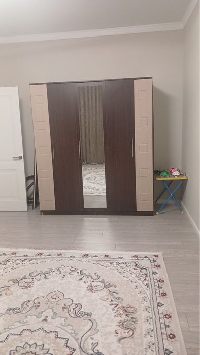 Продаю шкаф для одежды и камот
