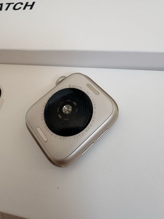 Смарт часовник Apple watch SE