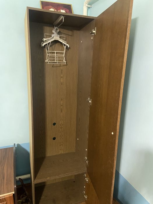 Шкаф билан тумбичка сотилади холати яхши