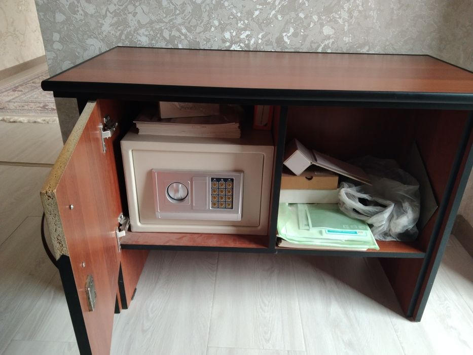 Тумба под компьютер