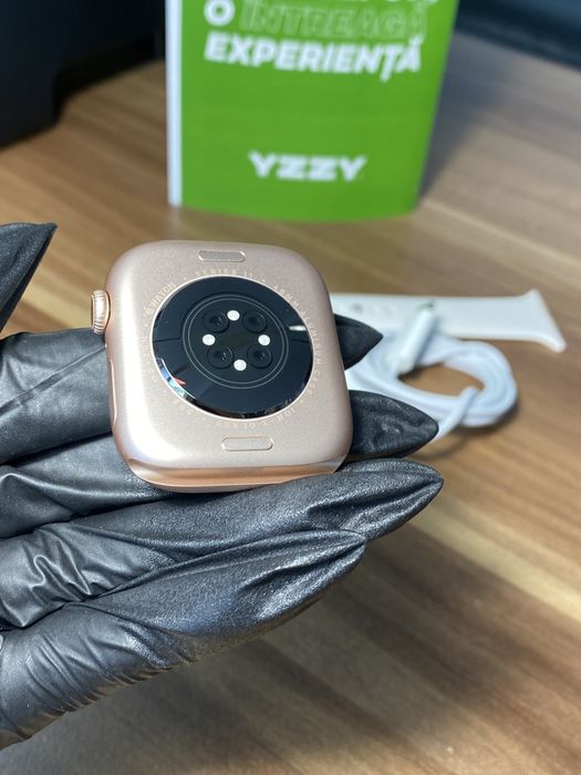 Apple Watch 11 / 46 mm / GPS / Gold