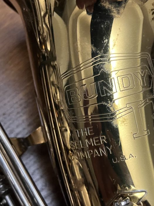 Vind Saxofon Selmer stare foarte buna folosit foarte putin
