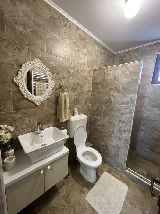 Inchiriez apartament