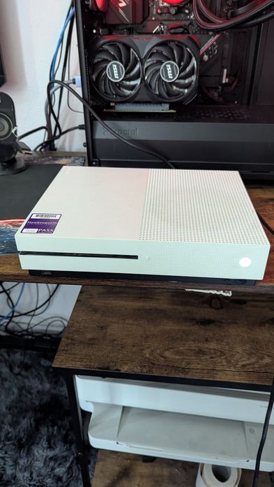 Consolă Xbox One S 500GB Defectă