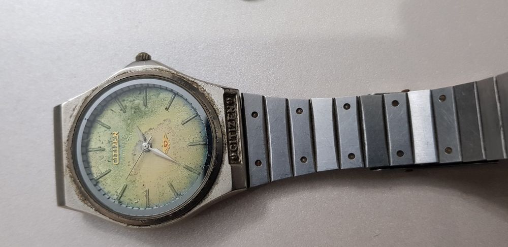 Ceasuri de mînă diverse