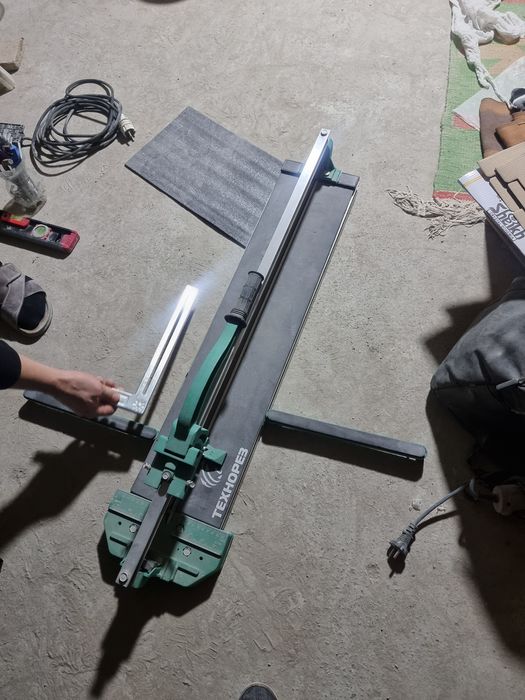 Kafel kesuvchi apparat