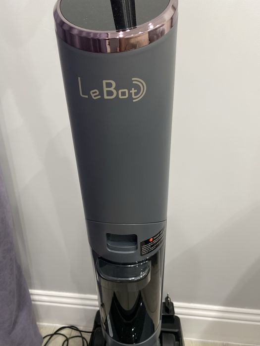 Вертикальный пылесос LeBot
