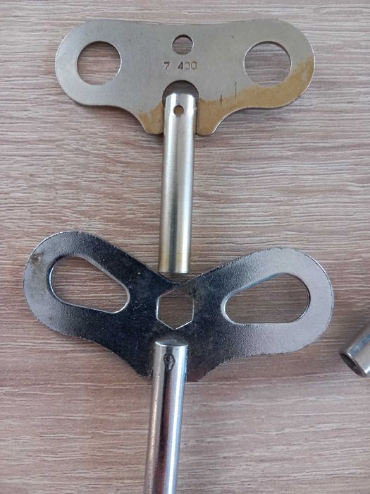 5 бр.резервни  Ключове за часовници