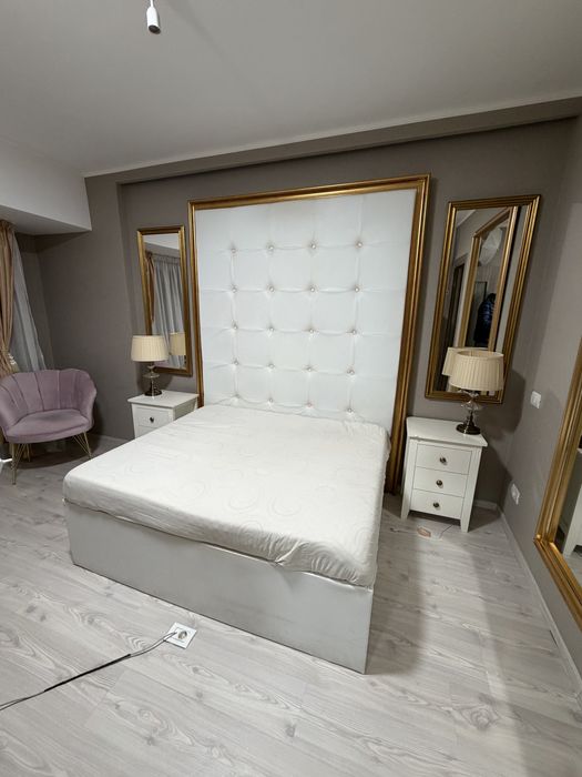 Mobila studio videochat pat comoda veioza