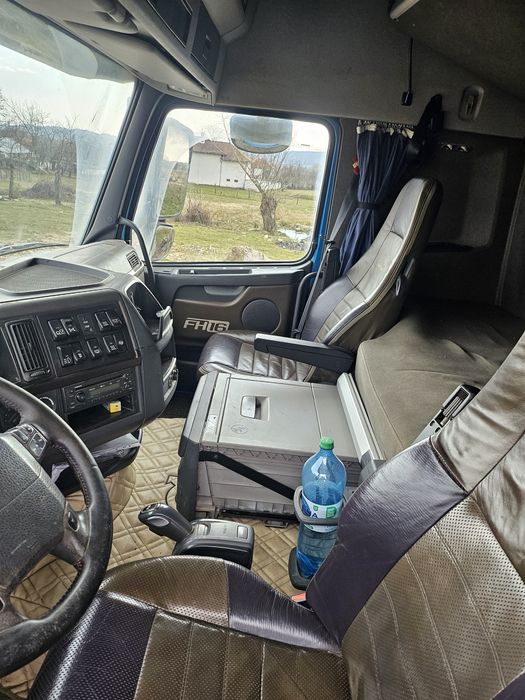 Camion Forestier VOLVO FH16