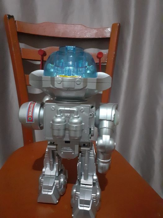 Продам робот игрушку