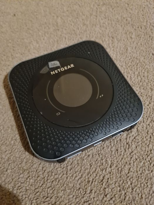 NETGEAR Nighthawk M1 Mobile Router (MR1100).
