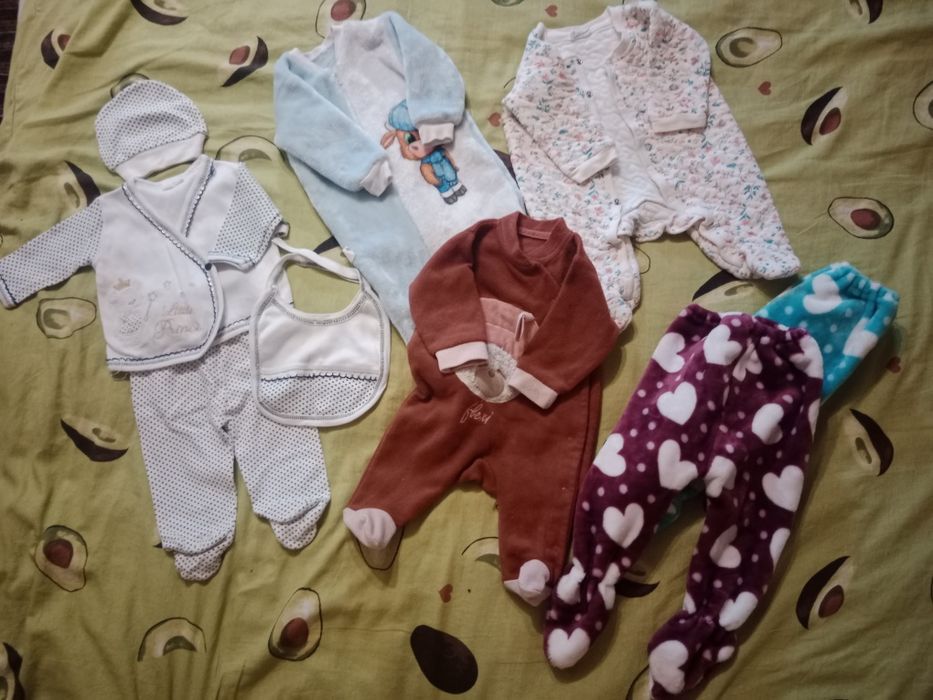 Продам детские вещи