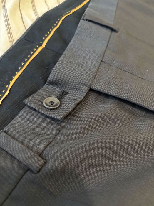 Costum seroussi marimea 54. Editie limitata. Nou