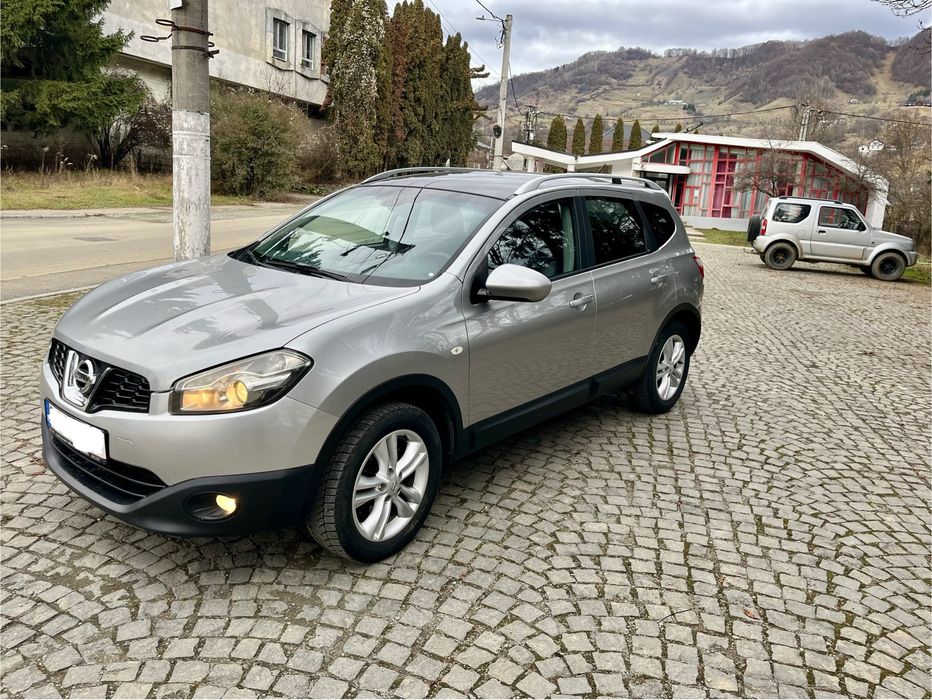 Nissan Qashqai+2 4x4 2.0 panoramic/automat