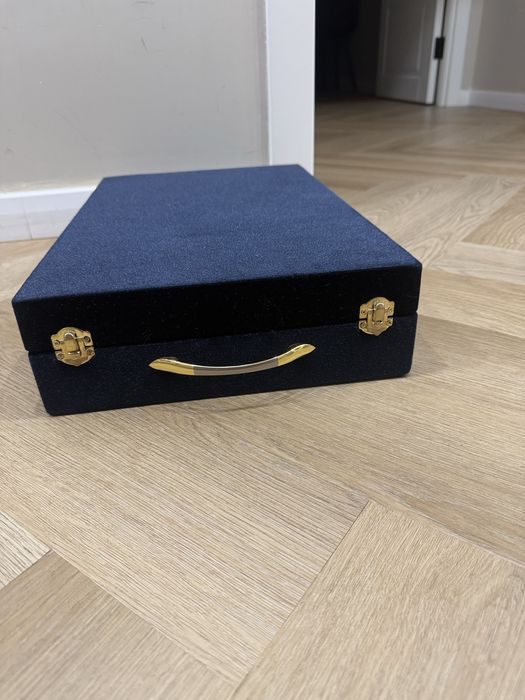 Подарочная коробка