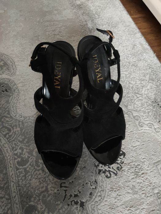 Босоножки в идеальном состоянии