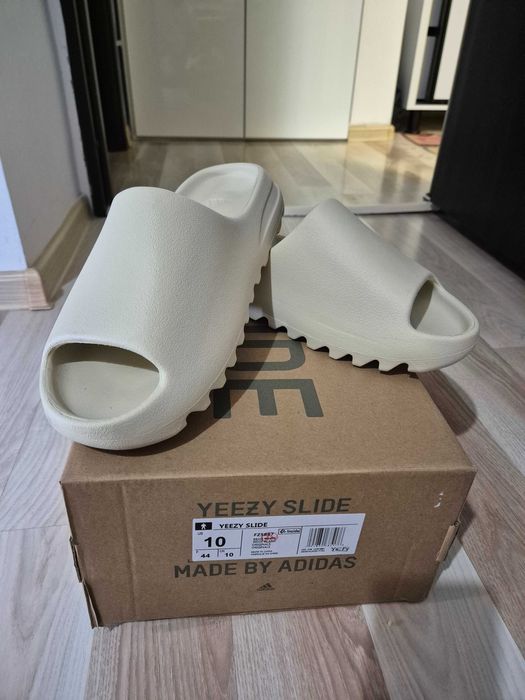 Papuci Adidas Yeezy Slide