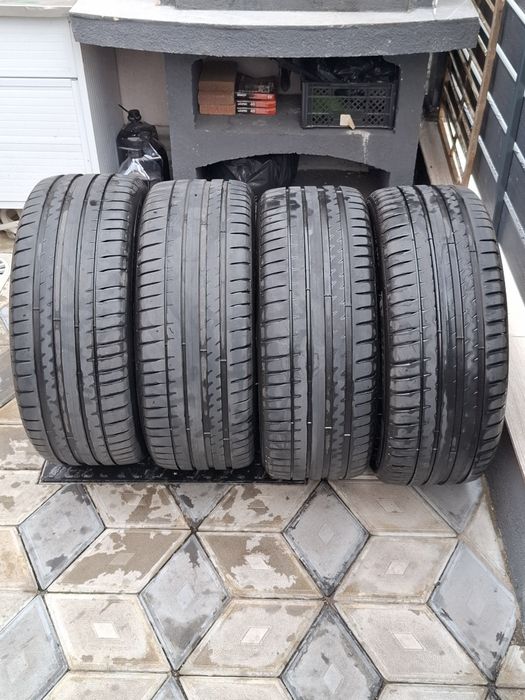 Vând cauciucuri Michelin 225/50/18 de vara