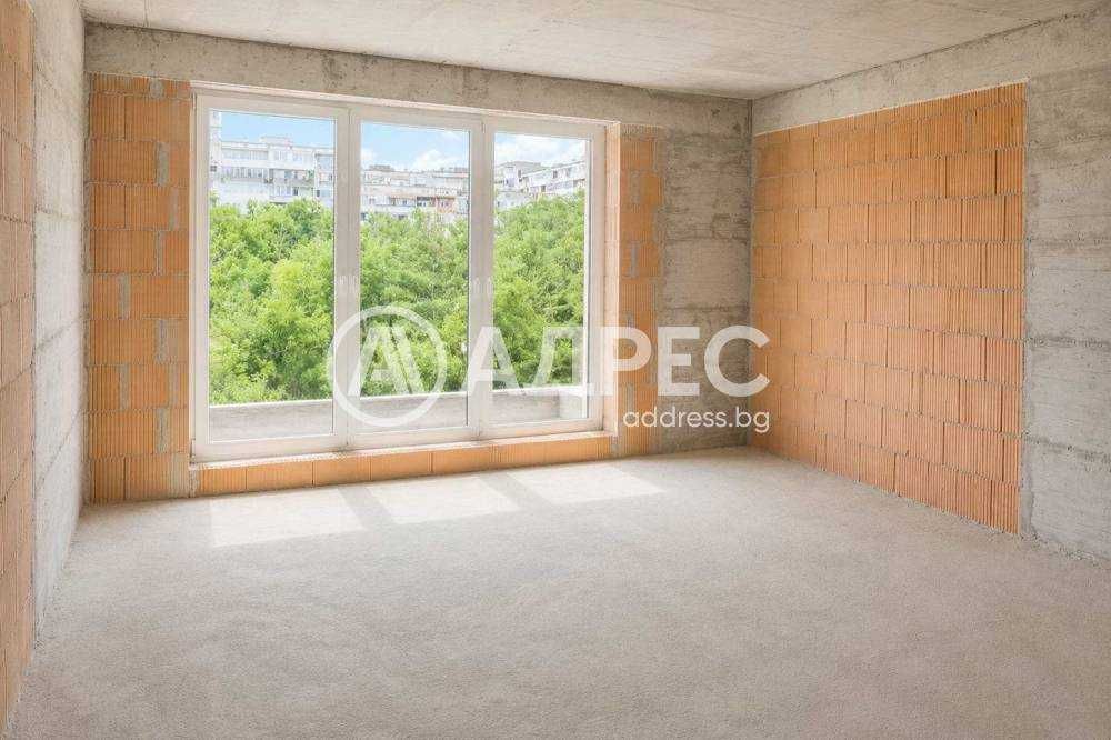 Продава се Двустаен апартамент в Варна, Младост 1 - 72 кв.м за 1521 €/кв.м - Снимка #2