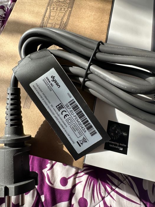 Сешоар Dyson supersonic hd08