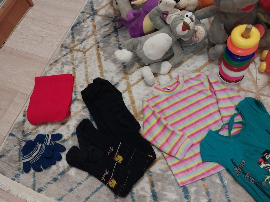 Игрушки мягкие+ вещи+ корзина!