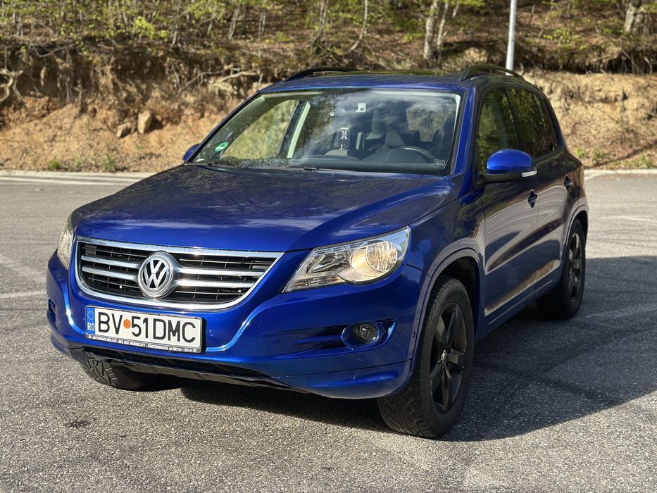 VOLKSWAGEN Tiguan