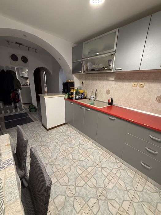Vand apartament 3 camere, 2 băi, saună, etaj 2 – Str. Venus, Bacău