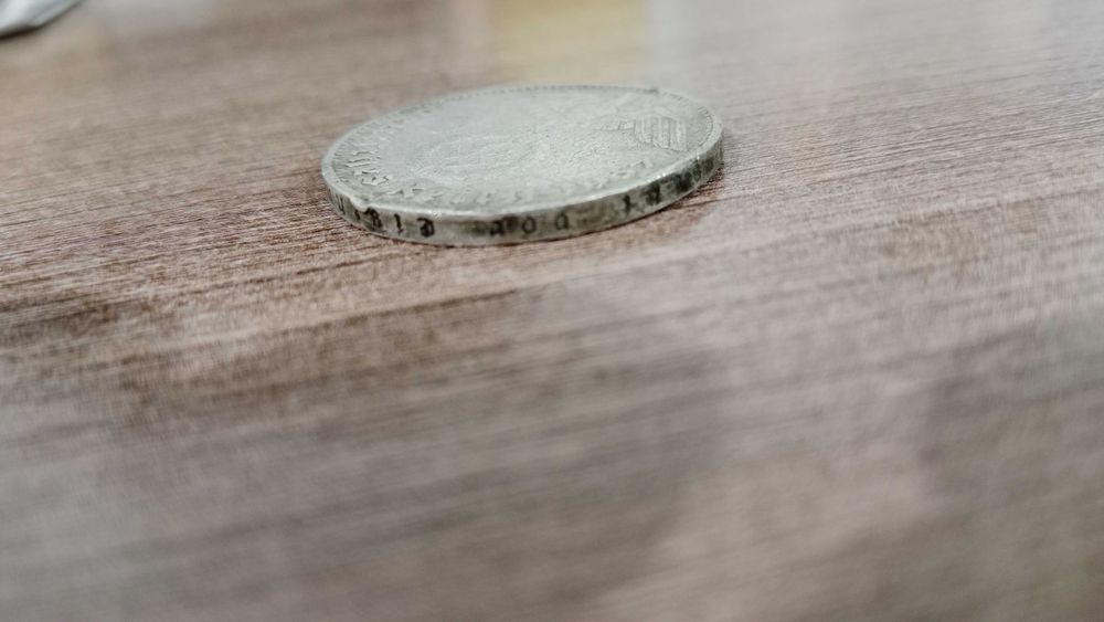 Продам серебренную монету 5 рейх