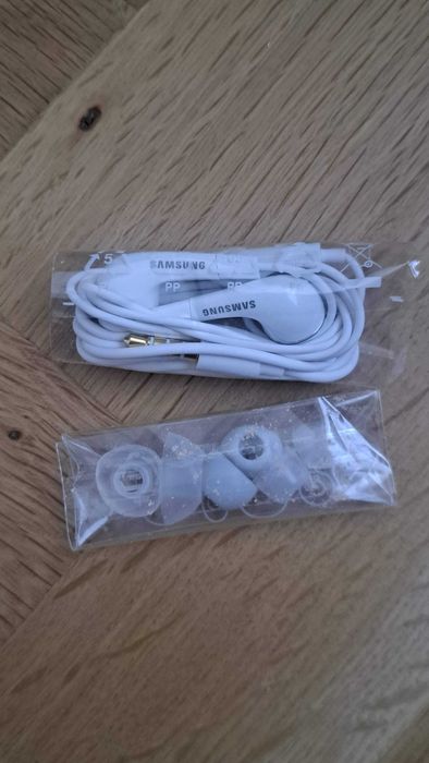 Оригинални слушалки Samsung 2 комплекта
