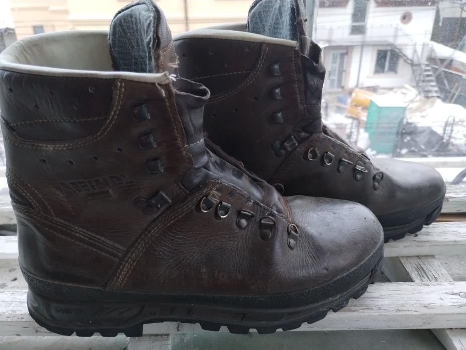 Bocanci Han Wag si Meindl 44