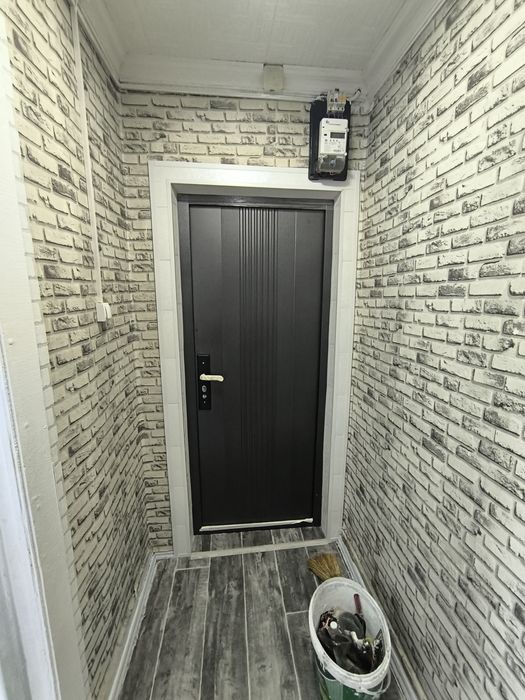 Спутник 8. Дом 32 квартира 6.  1 ком квартиру с ремонтом . 2/2 акфа.