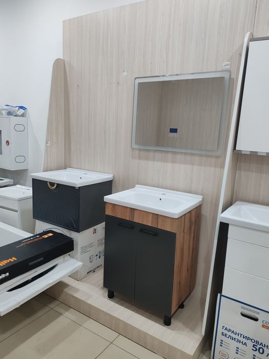 Б/у стенды для магазина