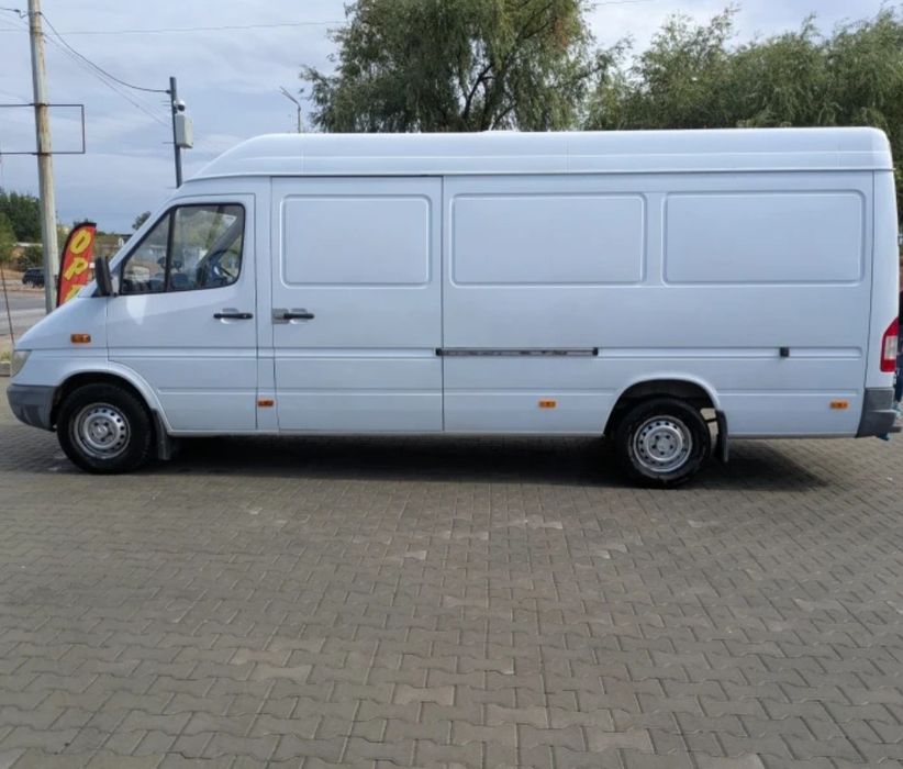 Продавам товарен бус Mercedes-Benz Sprinter 313 CDI двигател OM 611 (2.2 CDI) 2004 г., реални километри, като НОВ!!!