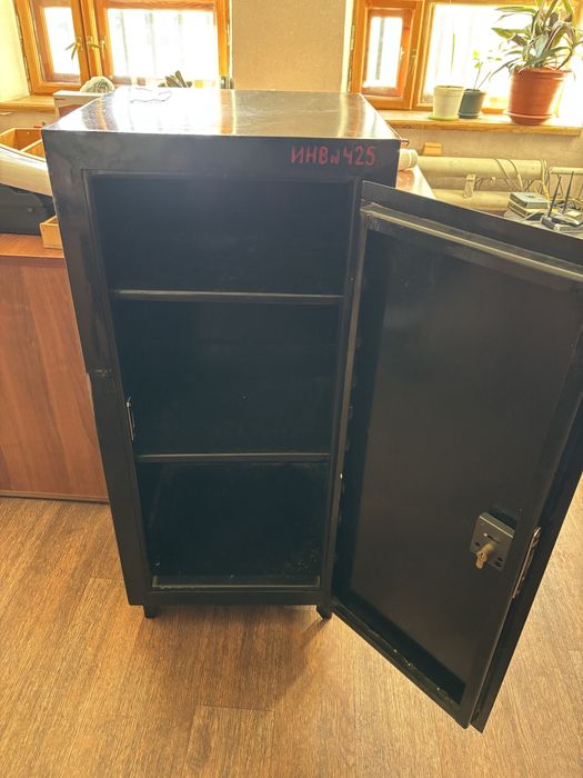 Продам шкаф металлический ( сейф)