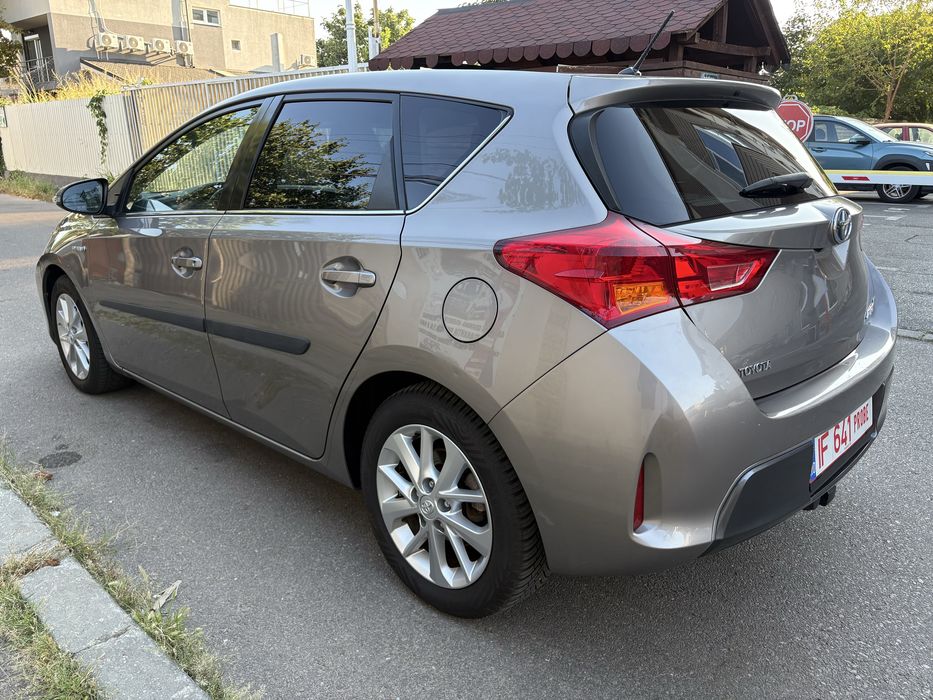 Toyota Auris 1.8 VVT Hybrid-Benzina,Consum 3.6%,Automatic,Garantie 1 an Hybrid