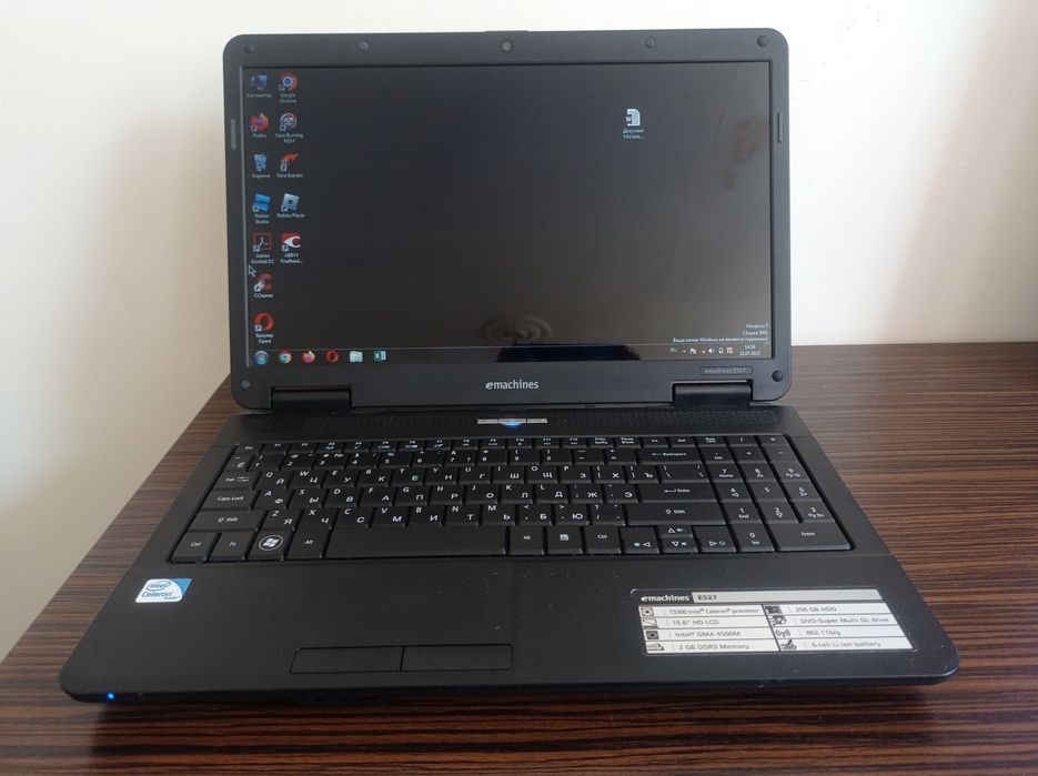 Продам Ноутбук eM