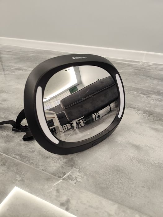 Огледало за кола за обратно виждане