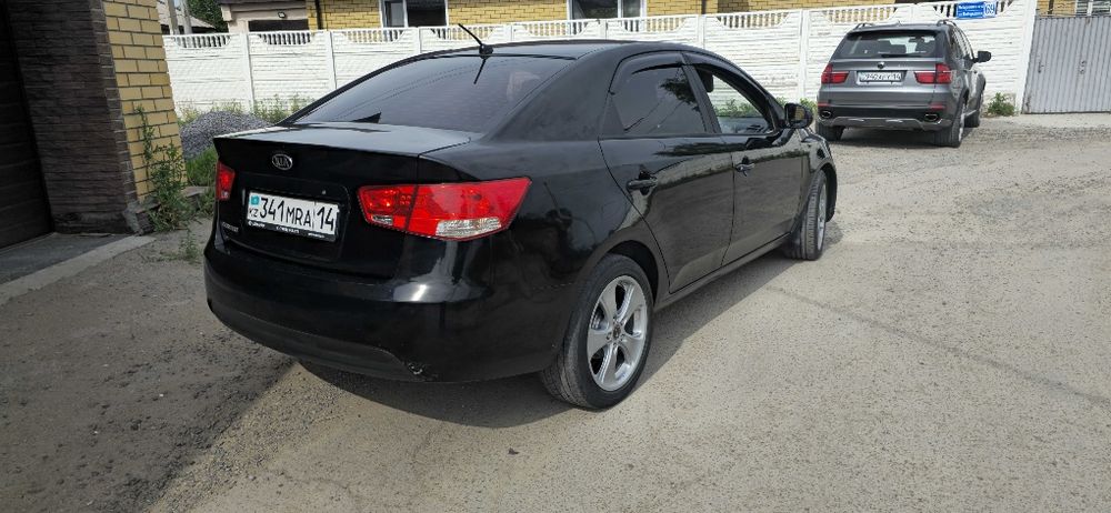 Продам Kia cerato 2011