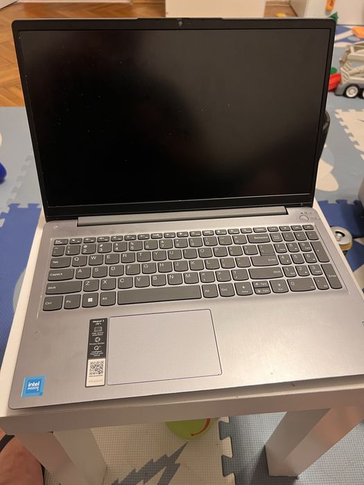 Laptop Lenovo IdeaPad 3 12 gb ram cu 128 ssd m2
