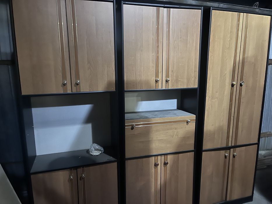 Продам Мебель-гарнитура