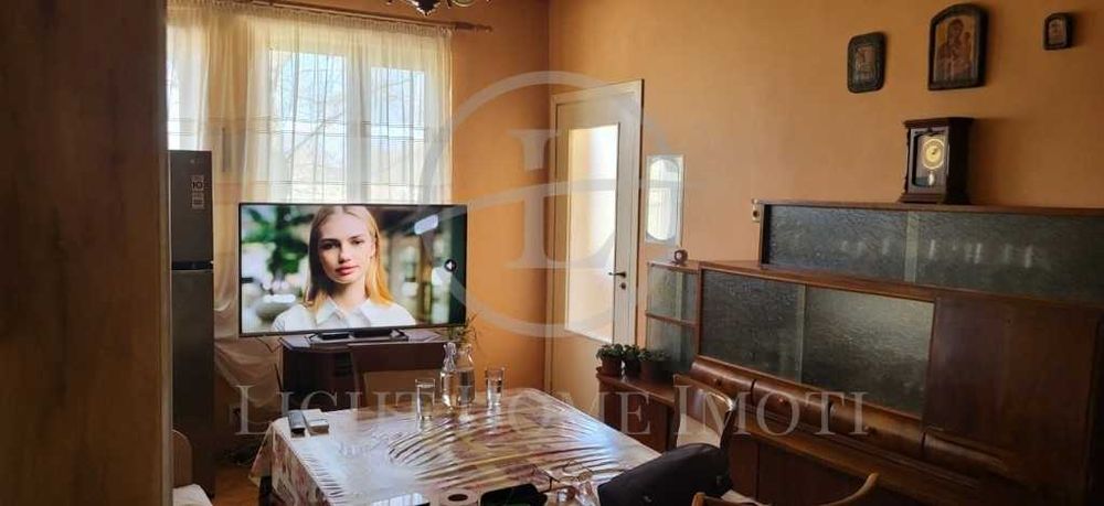 Продава се Тристаен апартамент в Пловдив, Център - 80 кв.м за 1495 €/кв.м - Снимка #1