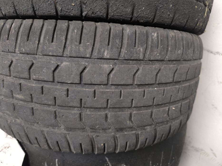 Сликове 16 190 600 17 610 225