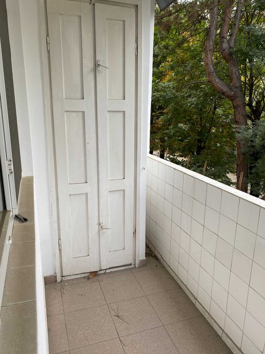dau in chirie apartament 3 camere decomandat