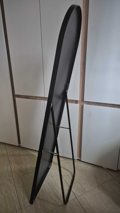 Голямо огледало със стойка