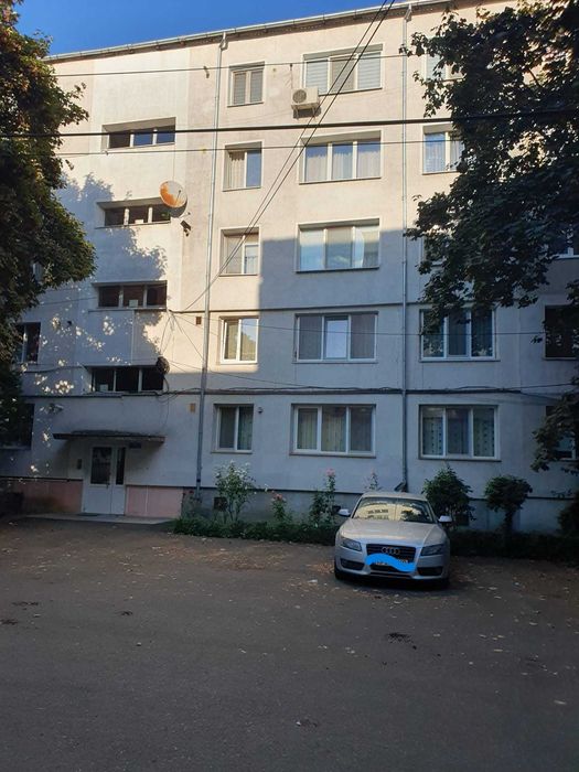 Direct proprietar- Apartament 3 camere semidecomandat