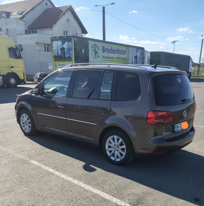 Volkswagen Touran 1.6 TDI • 2012 • 5 Locuri • Navi • Climatronic